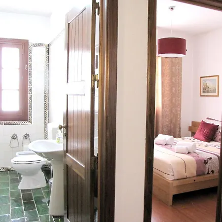 House With 3 Bedrooms In With Wonderful Sea View Enclosed Garden And Wifi 2 Km From The Beach タヴィラ